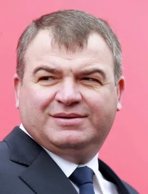 Может ли Сердюков работать.