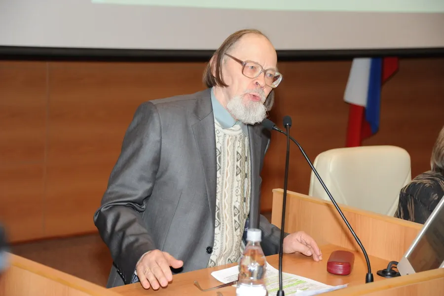 Профессор В.Ю.Троицкий о русофобском экстремизме Минобразования РФ.