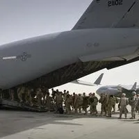 США закрывают военные аэродромы по всему миру и увольняют пилотов