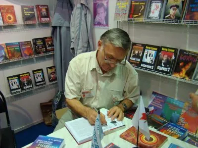 Ответ Александра АРАТОВА на клевету: О КОЛЛАБОРАЦИОНИСТЕ…