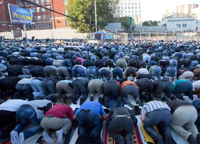 Про Мир, Труд, Май и гастарбайтеров