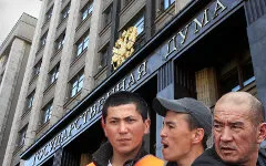 Мигранты не только заселяют Россию, но и захватывают в ней власть