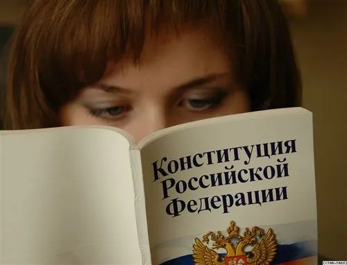 Кто написал ключевые российские законы ?