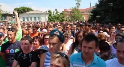 Для подавления восстания в Пугачёве власти вводят бронетехнику