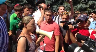 Заявление на митинге в Пугачёве матери убитого чеченцами Маржанова