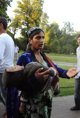 Дети-рабы в руках профессиональных попрошаек [Опрос]