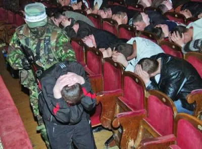 Расчлененные трупы - обычный итог русско-чеченских товарно-денежных отношений.