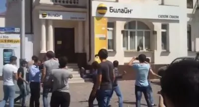 Чеченцы устроили погромы в торговых представительствах Билайна и Мегафона в Грозном