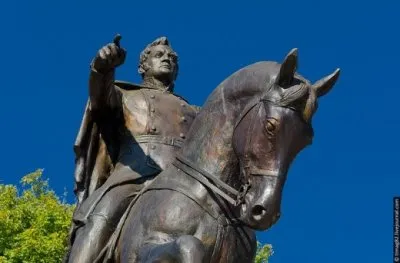 В ЧЕЧНЕ УСТАНОВЛЕН ПАМЯТНИК ПОБЕДЕ РУССКОГО ГЕРОЯ - ГЕНЕРАЛА ЕРМОЛОВА