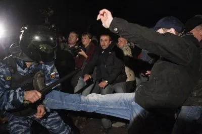 Русское востание в Бирюлёво: Народный сход в Москве перерос в погромы / Обновление 11