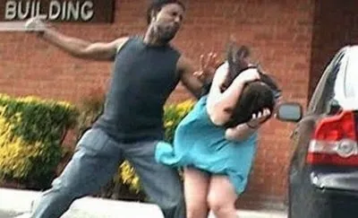 Не толерантная бабушка из США вырубила чёрных игравших в игру «выруби белого»