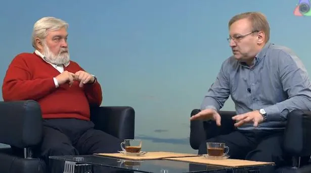 Смена Игроков. Внешнеполитический гром и внутриполитическое эхо, когда креститься мужику?