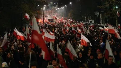 На «Польском марше» сожгли флаги Евросоюза
