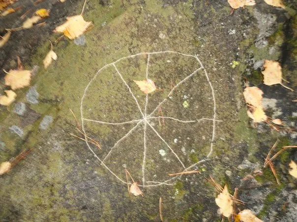 Вандалы осквернили Тиуновское святилище