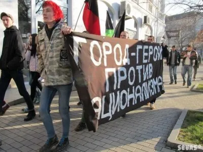 В Москве гомосексуалисты, мигранты, левые и христиане выступали против национализма и фашизма