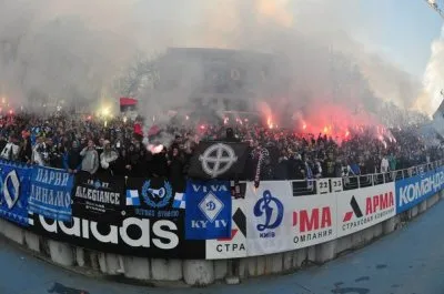 Вор Ханукович нанимает гопников для борьбы с восставшим народом на Украине