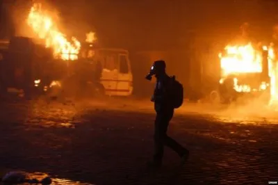 Вор Ханукович нанимает гопников для борьбы с восставшим народом на Украине