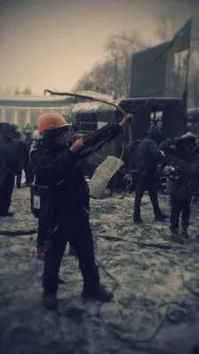 Вор Ханукович нанимает гопников для борьбы с восставшим народом на Украине
