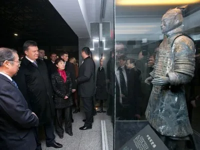 Янукович продал Крым Китаю