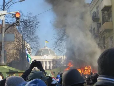 На Украине возобновились массовые столкновения: Уличные бои в Киеве (Прямая трансляция / Обновление 4)