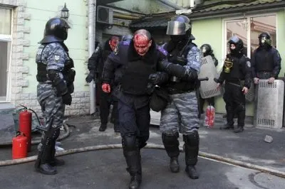На Украине возобновились массовые столкновения: Уличные бои в Киеве (Прямая трансляция / Обновление 4)