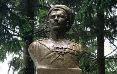 В Винницкой области снесли памятник герою обороны Севастополя матросу Кошке