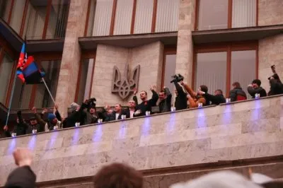 Многочисленные митинги требуют референдума о статусе Донецка