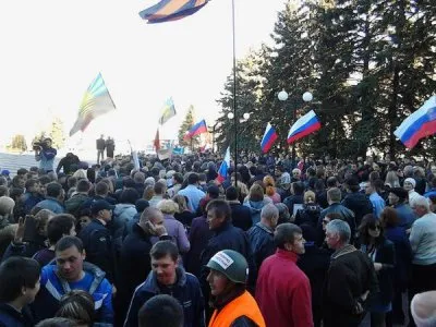 На юго-востоке Украины проходят многочисленные митинги