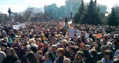 На юго-востоке Украины проходят многочисленные митинги 