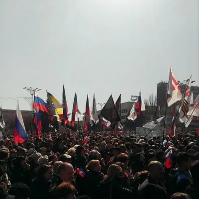 Массовые митинги на юго-востоке Украины. В Донецке захвачена обладминистрация. [Прямой эфир / Обновление 7]