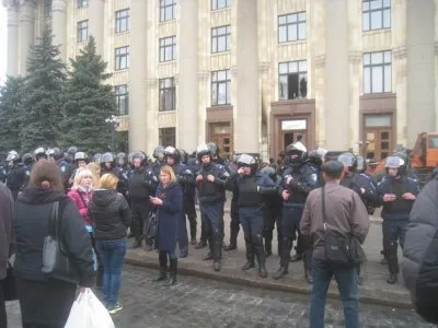 Харьковскую администрацию захватили сторонники украинской хунты