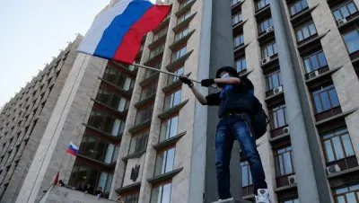 Ты слышишь как люди поют песню разгневанного народа? – немного прекрасного