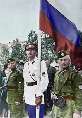 «Власовцы» и «совки».