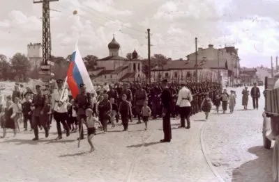«Власовцы» и «совки».