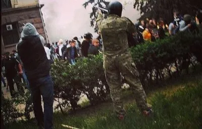 Стрельба по людям в горящем здании Дома профсоюзов в Одессе