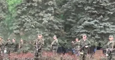 В Мариуполе украинские солдаты отстреливались от гражданских протестующих