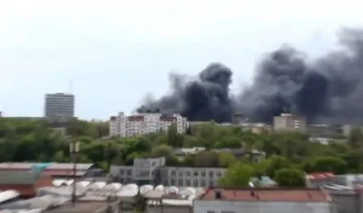 Битва за Новороссию: В Мариуполе клика разгоняют протестующих стрельбой из бронетехники / Обновление 2