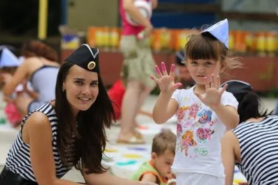 «Дочери офицеров» помогают беженцам с Украины