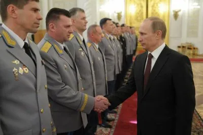 Как азиат Шойгу вооружил украинскую армию военной техникой из Крыма