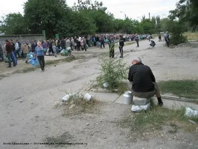 По городам Луганской области прокатилась волна голодных бунтов