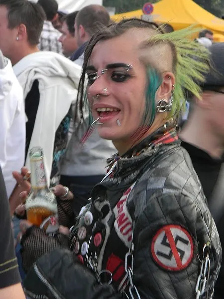 Он - антифашист. Ты - тоже?