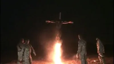 Бандеровцы из «Азова» распяли и сожгли ополченца из Новороссии