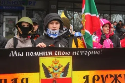 Новороссия между молотом (Украиной) и наковальней (российским начальством)