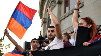 Причины Майдана в Армении: РФ стала хуже кормить армян