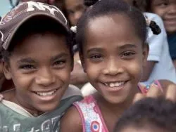 Вы по-прежнему считаете, что все люди принадлежат к одному виду? Негритянки Доминиканы к 12 годам становятся мальчиками