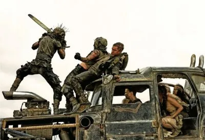 Войны дальнобойщиков: российские дальнобойщики и украинские боевики блокируют грузоперевозки между Россией и Украиной по разные стороны границы