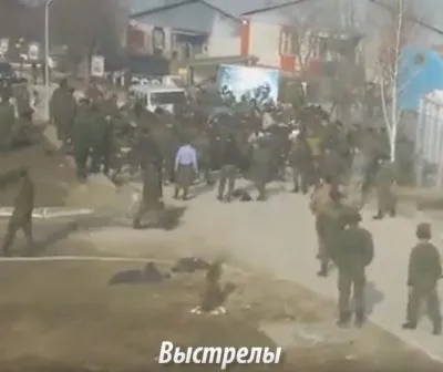 Толпа чеченских военнослужащих напала на русских солдат в воинской части близ селения Борзой