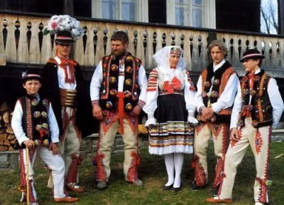 СЕРБЫ - они ВООБЩЕ не СЛАВЯНЕ...... Они славяне - ТОЛЬКО по ЯЗЫКУ, но и ТОЛЬКО...... (18+)