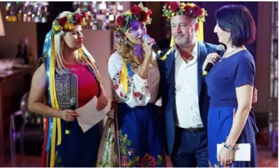 Украинская жена пресс-секретаря Путина ходит на вечерики с украинским флагом