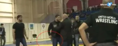 Побоище на ринге: чеченец угрожал спортсменам и зрителям пистолетом